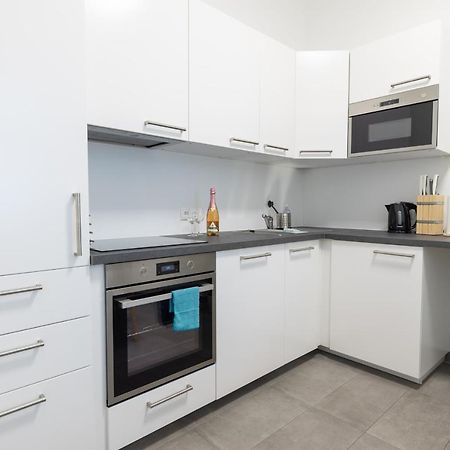 Yeshello Vienna Central Station Apartment Bagian luar foto