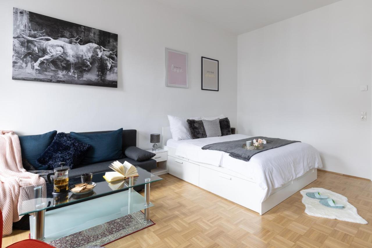 Yeshello Vienna Central Station Apartment Bagian luar foto