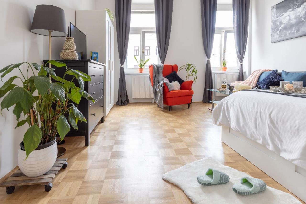 Yeshello Vienna Central Station Apartment Bagian luar foto