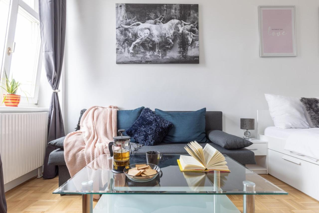Yeshello Vienna Central Station Apartment Bagian luar foto