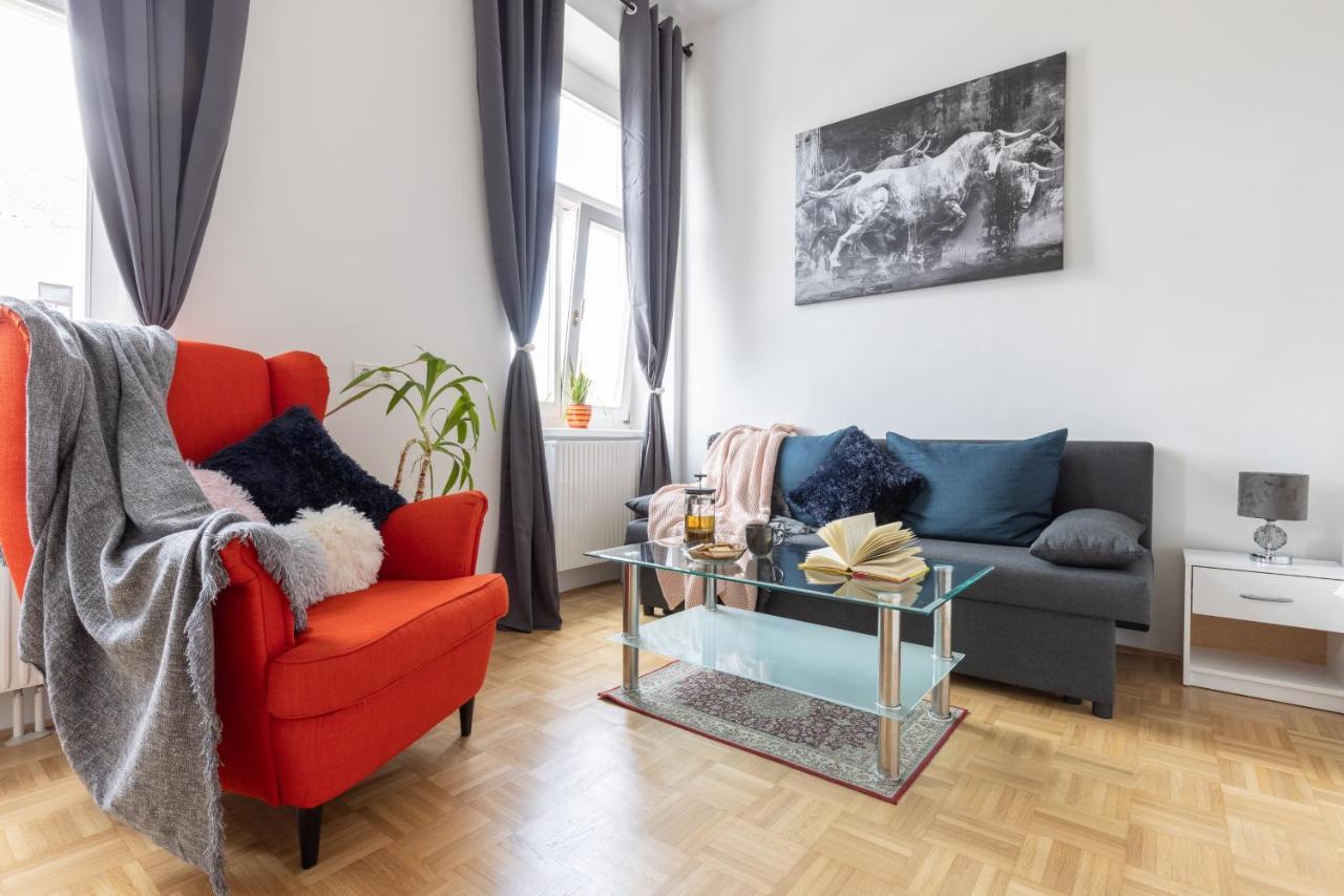 Yeshello Vienna Central Station Apartment Bagian luar foto