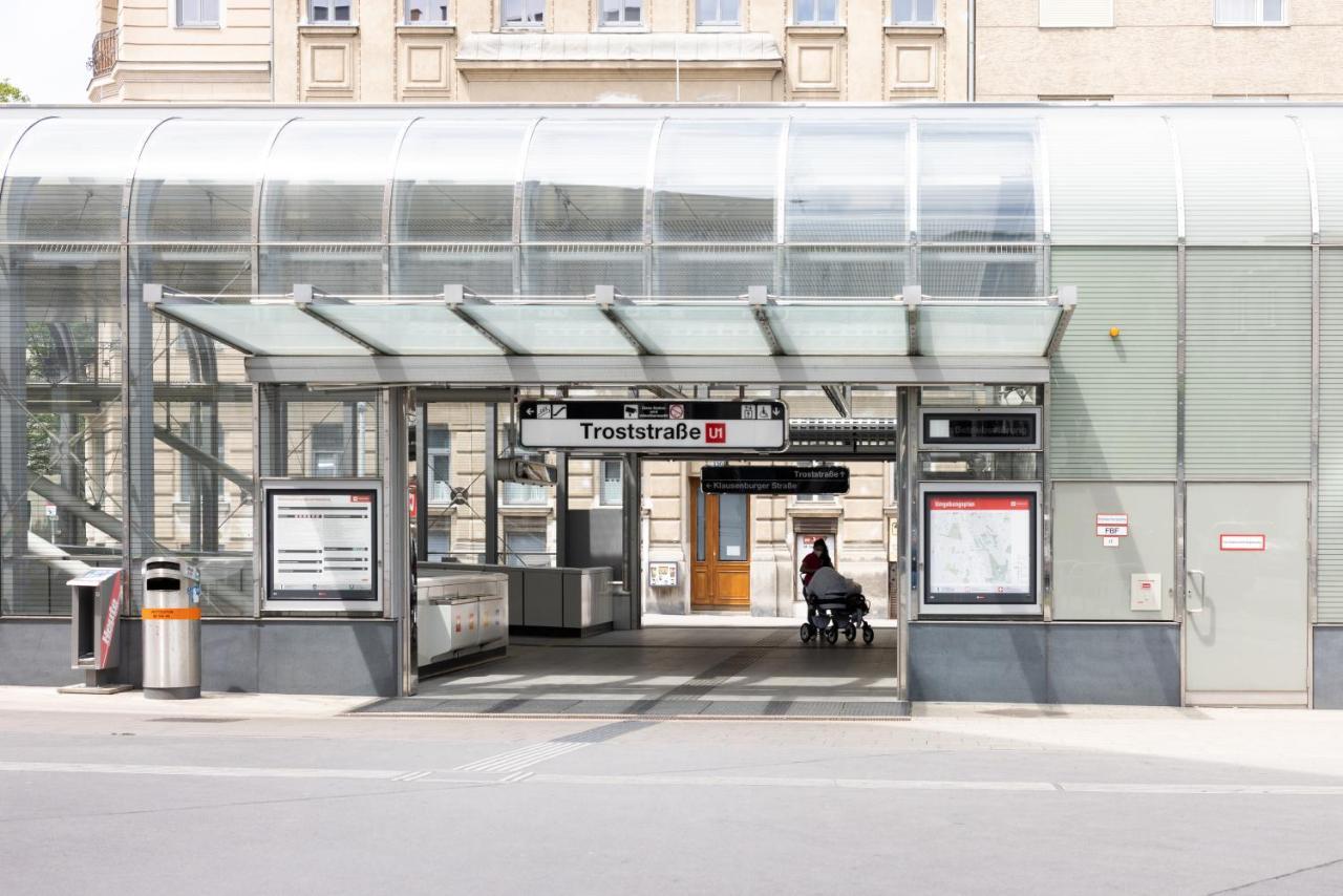 Yeshello Vienna Central Station Apartment Bagian luar foto