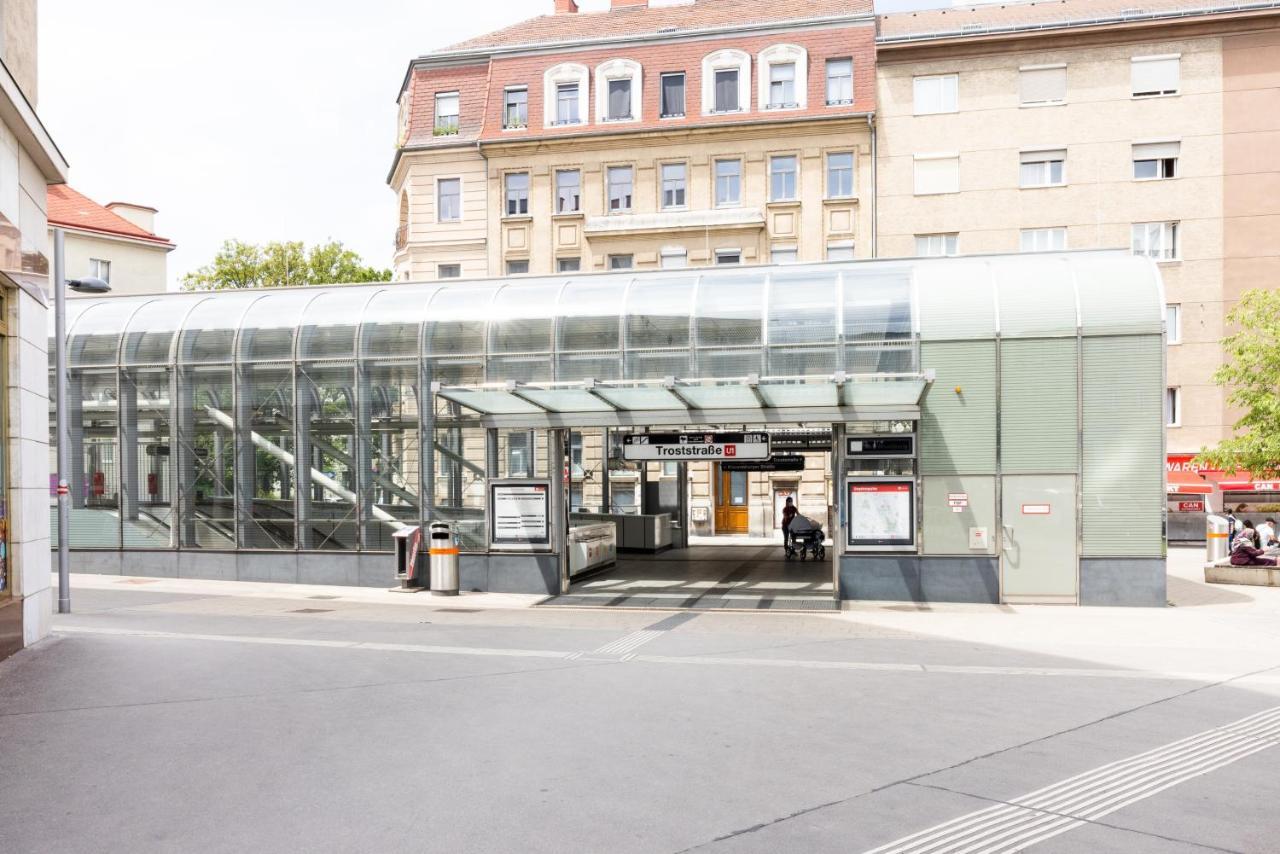 Yeshello Vienna Central Station Apartment Bagian luar foto